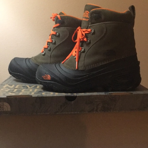 The North Face Boys' Boot Size 5 - Picture 3 of 6